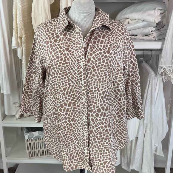 Chico's size 3 (size XL) giraffe print no Iron top. Professional, career, #1377 - Picture 1 of 10